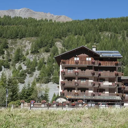 Hotel Vallee De 3*